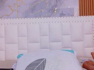 naughtyebonyy's CamSoda show and profile