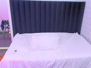 naughtyebonyy's Live Sex Cam Show