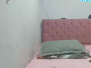 Salmamilf's Live Sex Cam Show