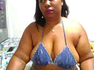 thickebonymilf's live room