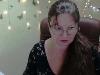 Image 1 of vanessahotts, female webcam model,  years old, on live webcam