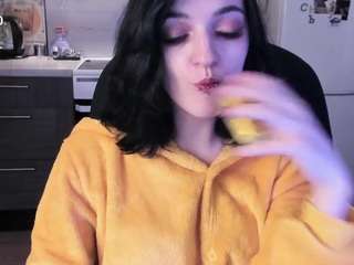 Live cam show with Lina