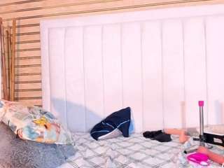 Lilyfoxx-1 live cam preview