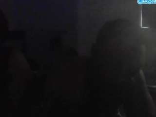 zeeky2896 live webcam show