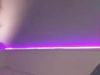 LinaStones's Live Sex Cam Show