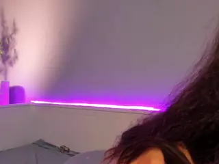 LinaStones's Live Sex Cam Show