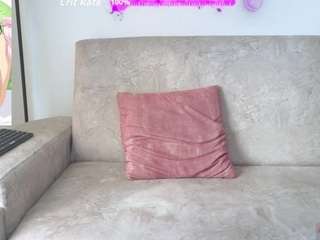 Herazuline's cam show statistics and live stream