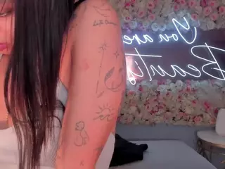MaraRicci's Live Sex Cam Show