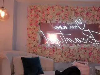 MaraRicci's Live Sex Cam Show