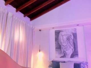 nathalie-rivers, female webcam model,  years old, on live webcam