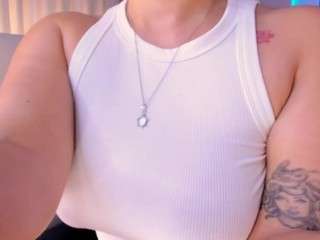 nathalie-rivers's CamSoda show and profile