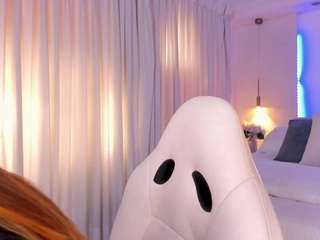 Nathalie Rivers live webcam show