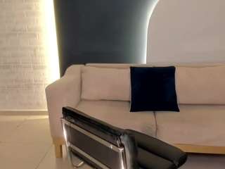 Image 1 of sunnyrivers, female webcam model,  years old, on live webcam