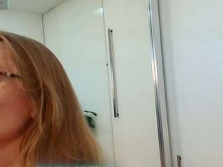 le modèle milf-tea est en webcam porno dans un show sur le site camsoda, il possède les tags suivants: ass,public,ass bouncing,middle aged,milf,naked,natural,nature,oil,old,pussy,lingerie,sexy,shaved,shaved-pussy,solo,spank,strip,tease,tittyfuck