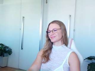 milf-tea live webcam show