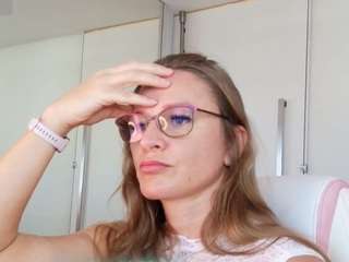 milf-tea live webcam show