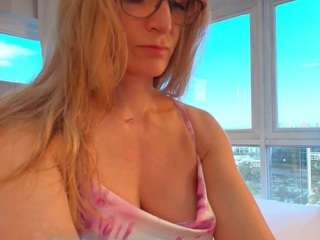 milf-tea's live room