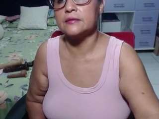 le modèle samy-mature est en webcam porno dans un show sur le site camsoda, il possède les tags suivants: ass bouncing,lovense,young adult,wet,toys,tease,striptease,strip,solo,shaved pussy,pussy,pov,natural,middle aged,mature,bedroom,lush,hairy pussy,dildo or vibrator,black hair