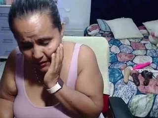 Live cam show with Samy-mature