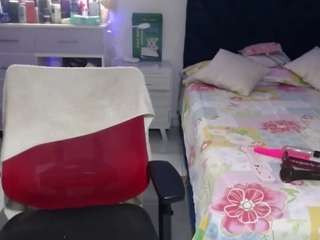 Live cam show with Samy-mature