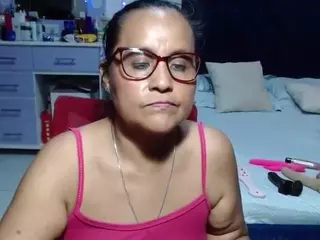 Live cam show with Samy-mature - Mature on WildCum