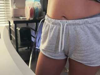 le modèle cosmicdreams est en webcam porno dans un show sur le site camsoda, il possède les tags suivants: amateur,sexy,lovense,lush,naked,natural,no smoking,pussy,shaved-pussy,fingering,solo,spank,tattoos,tease,thin,toys,ass,fingers,feet,control