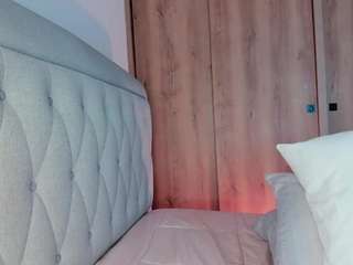 lauracriistina Live Webcam on CamSoda