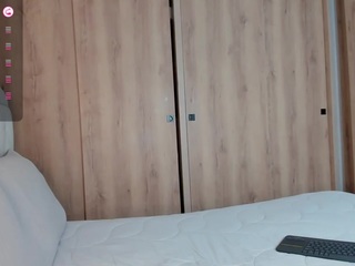 lauracriistina Live Webcam on CamSoda
