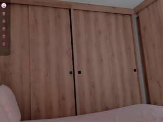 lauracriistina webcam model