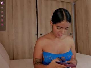 lauracriistina Live Webcam on CamSoda