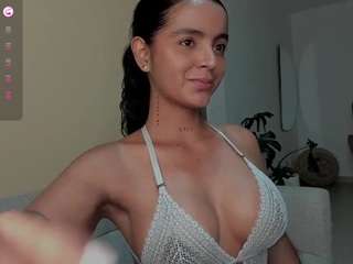 Live webcam model lauracriistina on Soda Cams