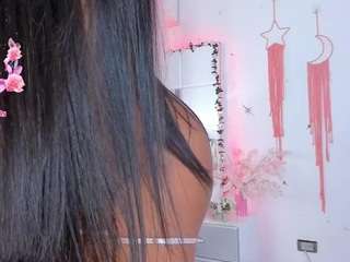 Live webcam model saridethot on Soda Cams