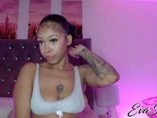 evajonez Live Webcam on CamSoda