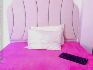 Live webcam model kaity-layne on Soda Cams