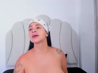 Kaity Layne's Live Sex Cam Show