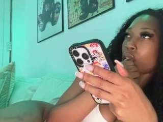 misskellyy chat room