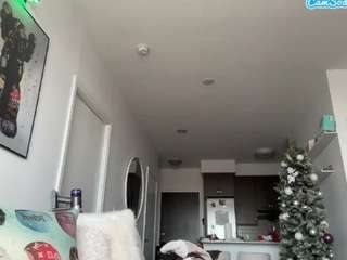 Live webcam model misskellyy on Soda Cams