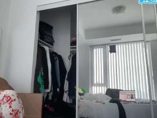 Live webcam model misskellyy on Soda Cams