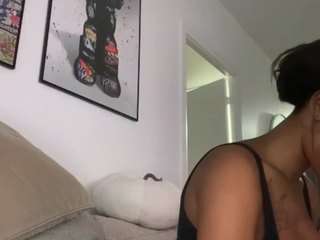 misskellyy live cam preview