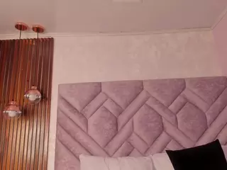 Juliette-Moon's Live Sex Cam Show
