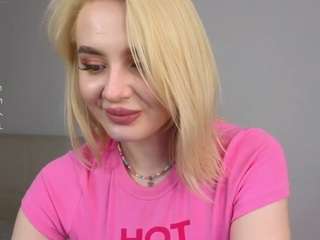 Olivia Brown (Oliviabr0wn) Cam: Free Live Nude Sex Show & Chat ...