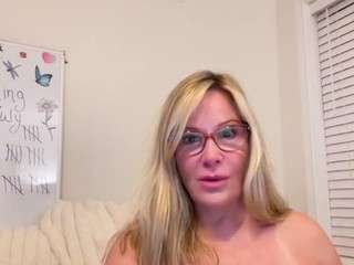 milf-goddess Live Webcam on CamSoda