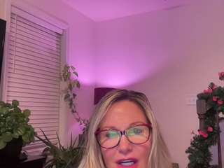 milf-goddess Live Webcam on CamSoda