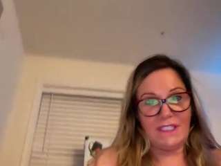 milf-goddess live cam profile