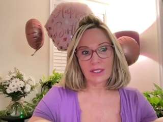 milf-goddess's live room