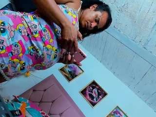 Este modelo está en vivo ahora. clodymalla22