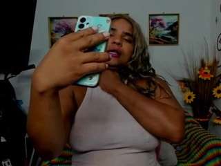 clodymalla22 live webcam show