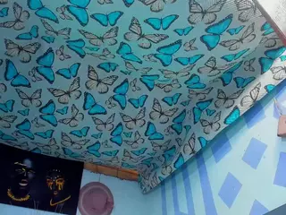 clodymalla22's Live Sex Cam Show