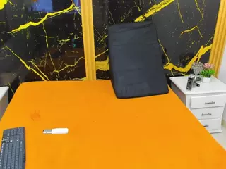 HannyMansonh's Live Sex Cam Show