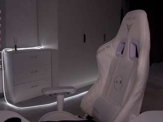 evelina-fox's CamSoda show and profile